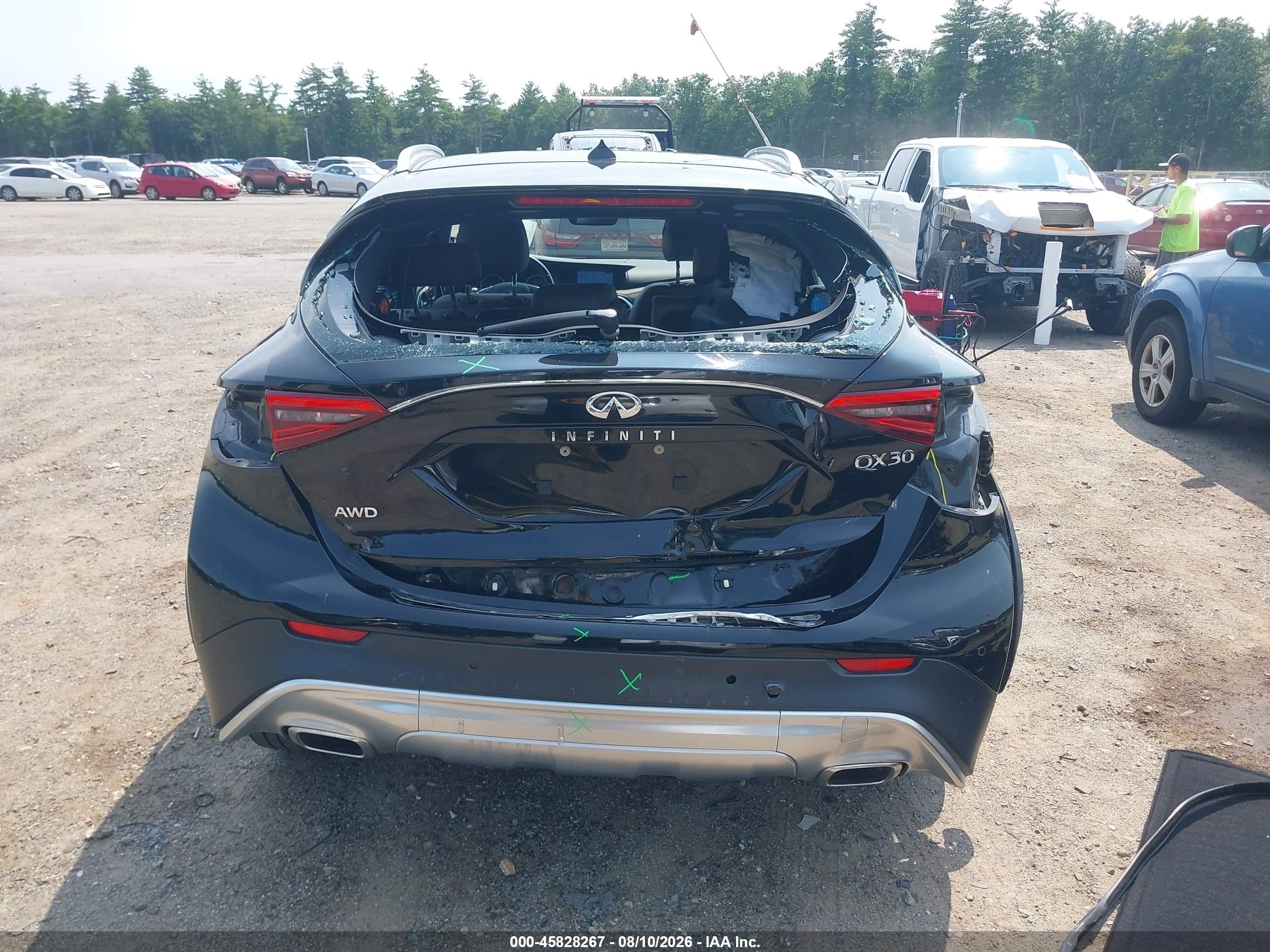 2017 Infiniti Qx30 Premium Black vin: SJKCH5CR6HA030152
