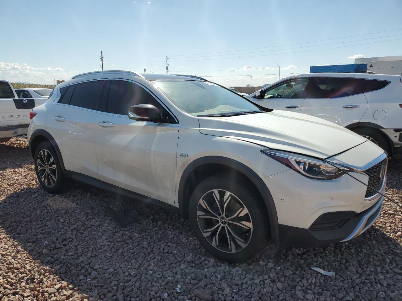 2019 Infiniti Qx30 Luxe White vin: SJKCH5CR7KA010967