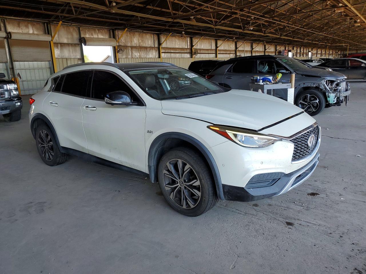 2019 Infiniti Qx30 Luxe White vin: SJKCH5CR7KA010967