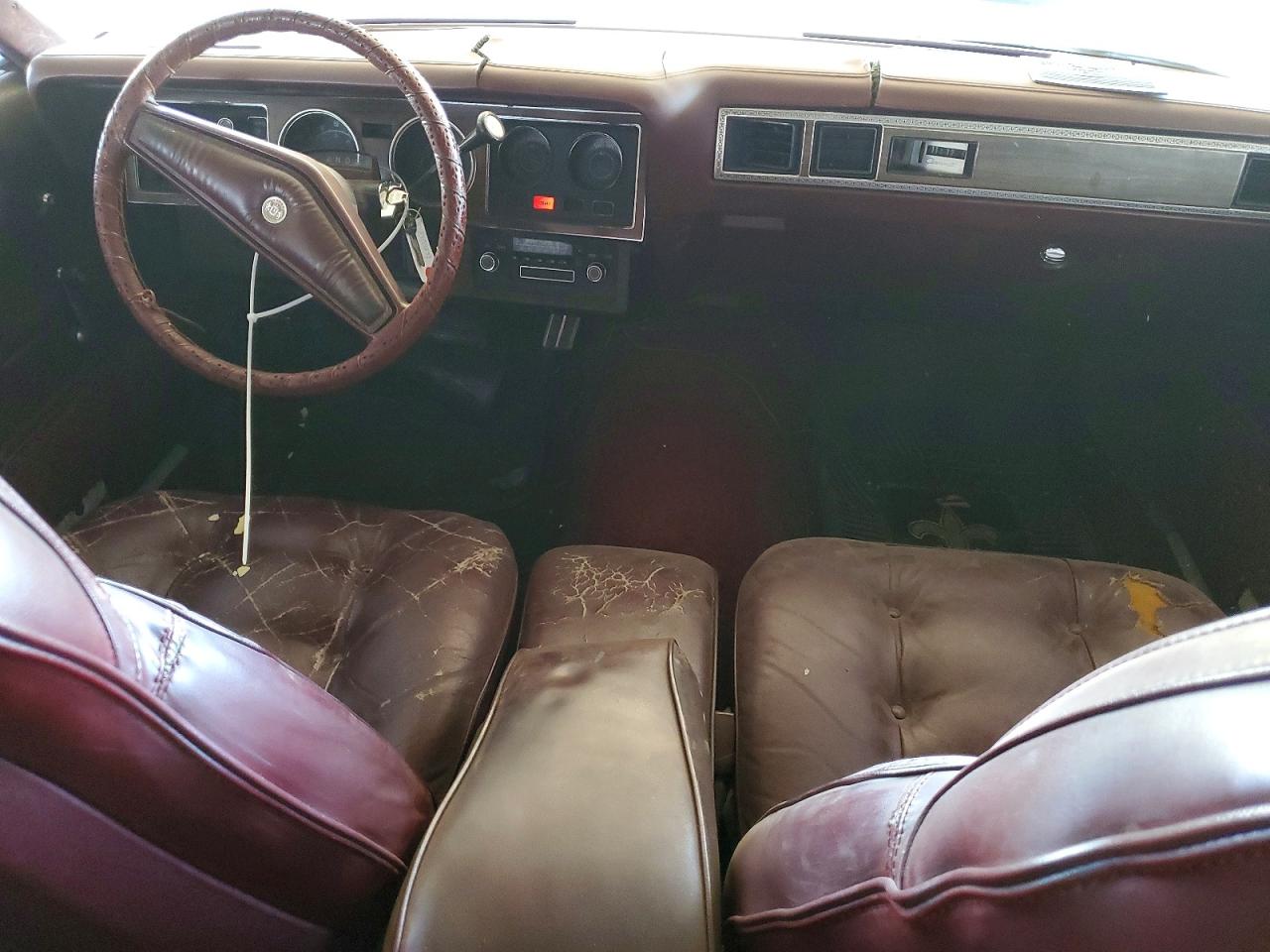 1976 Chrysler Cordoba Burgundy vin: SS22K6R152334