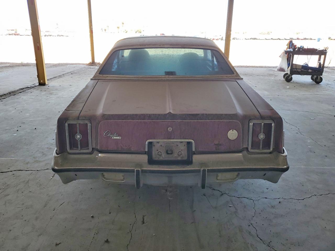 1976 Chrysler Cordoba Burgundy vin: SS22K6R152334