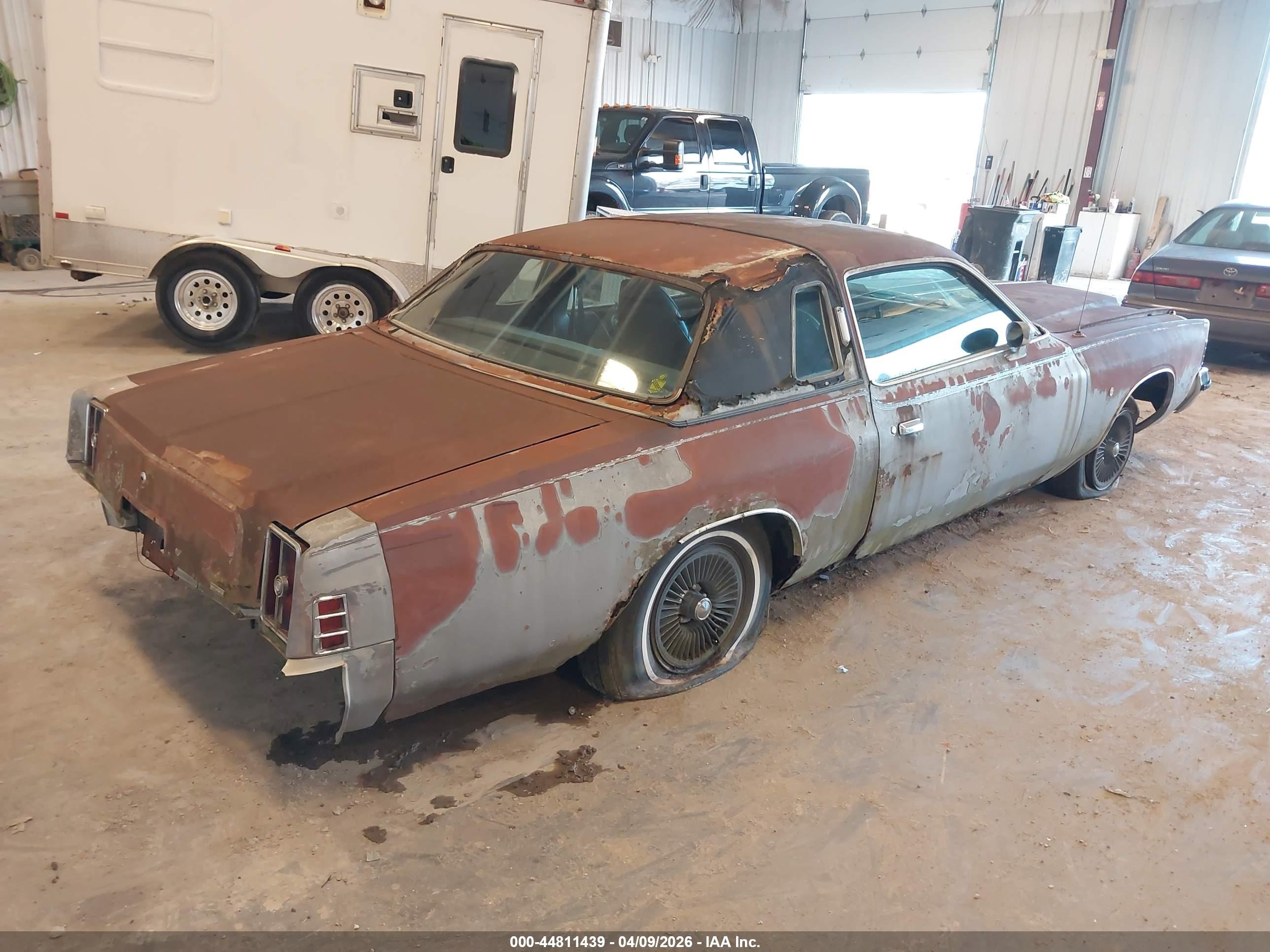 1976 Chrysler Cordoba   Коричневый vin: SS22M6R173456    