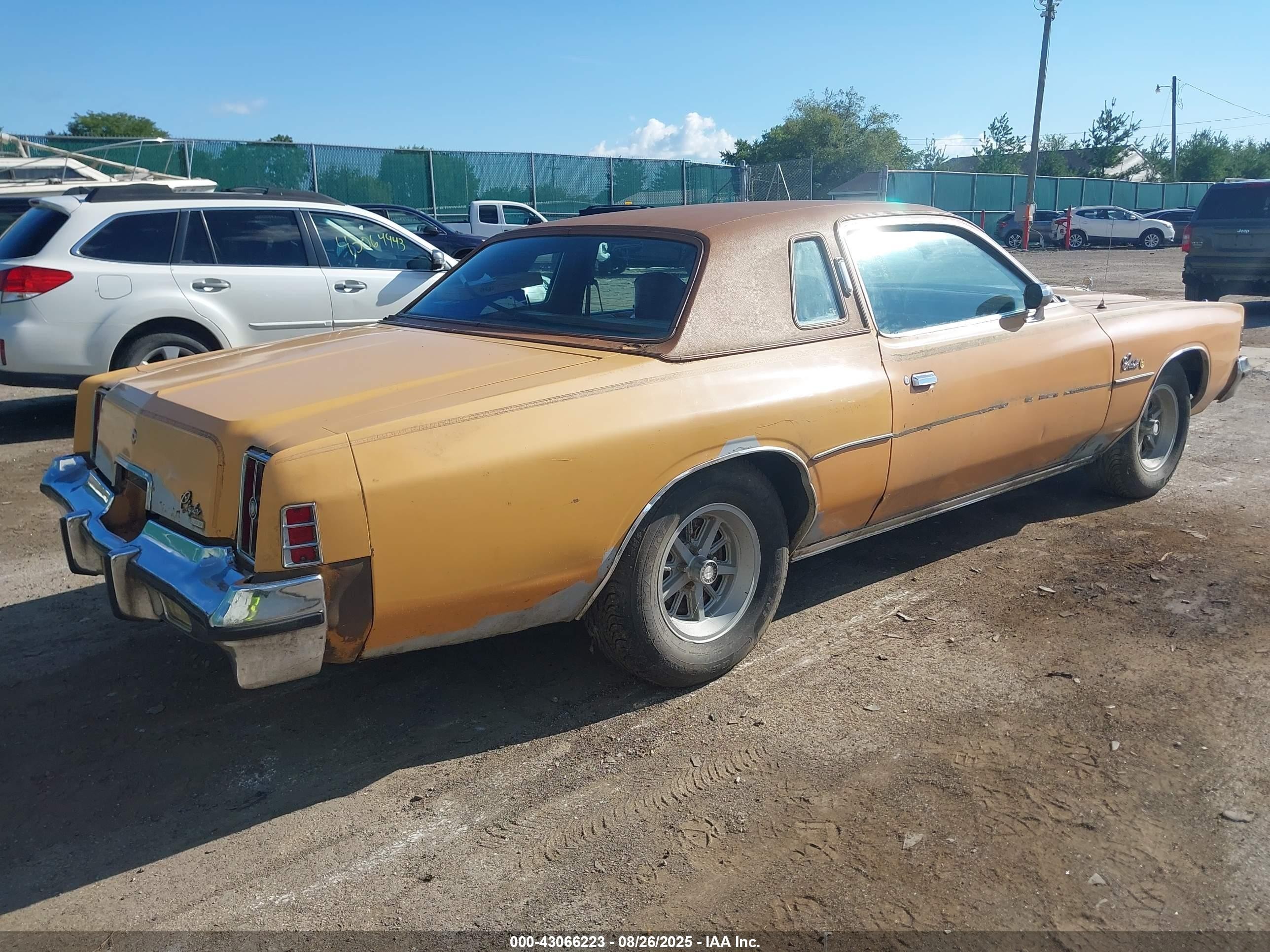 1976 Chrysler Cordoba   Желтый vin: SS22N6R258948    