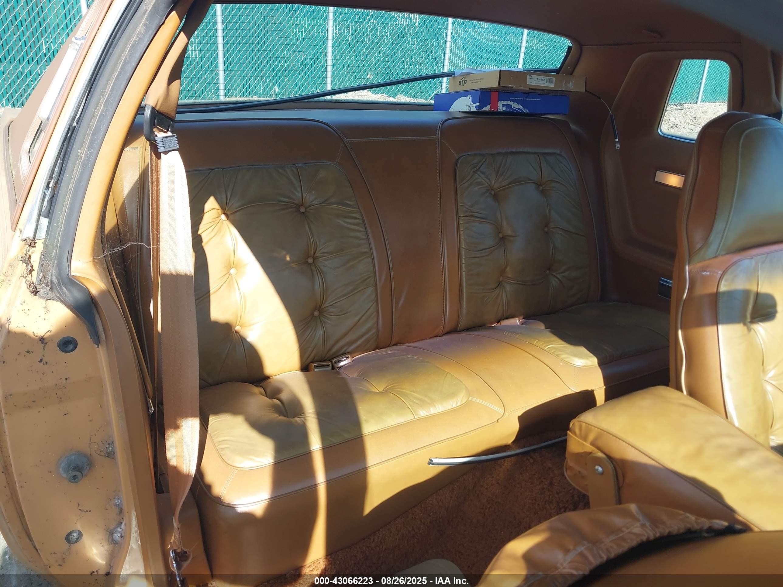 1976 Chrysler Cordoba   Желтый vin: SS22N6R258948    