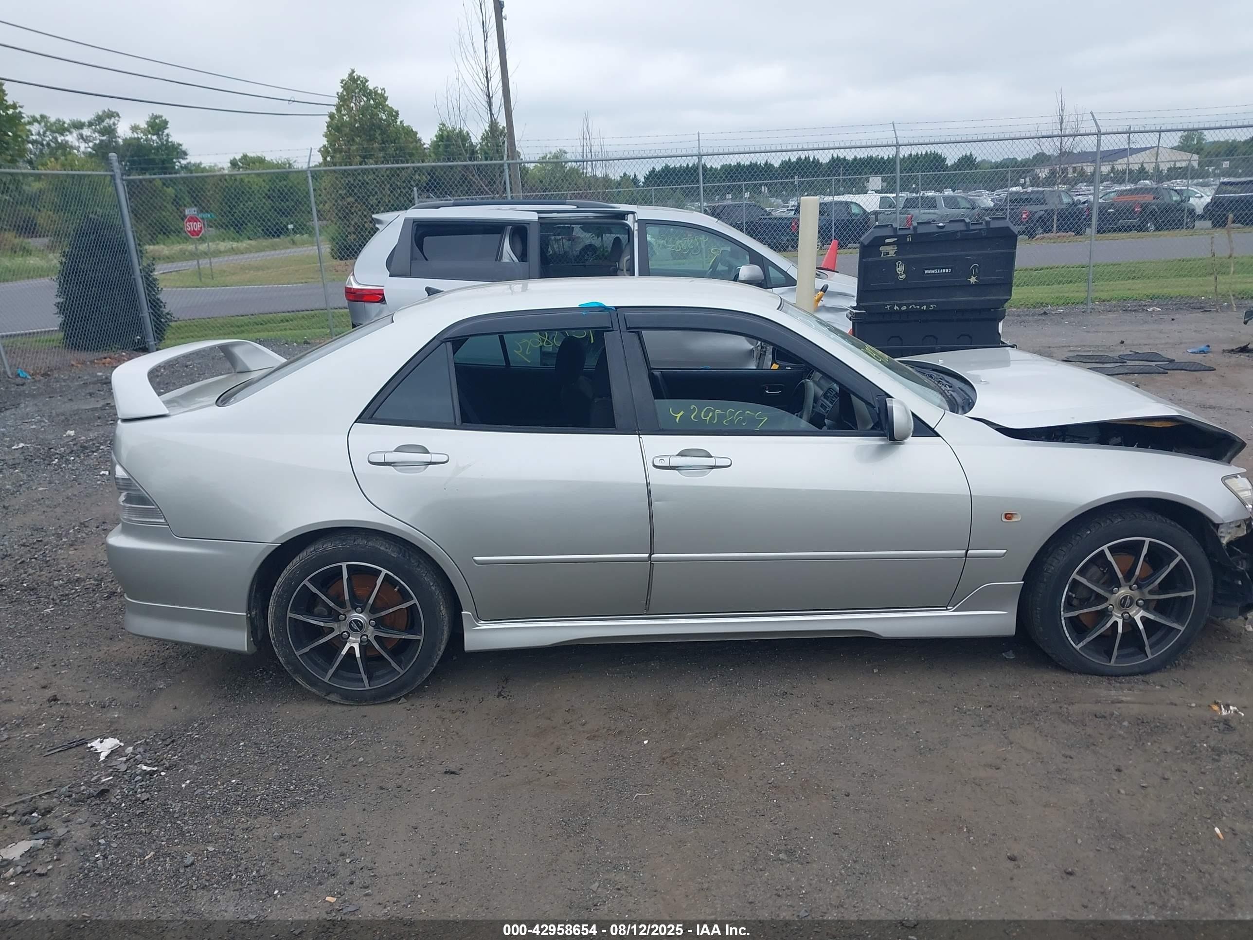 2000 Toyota Other   Серебряный vin: SXE100037533     