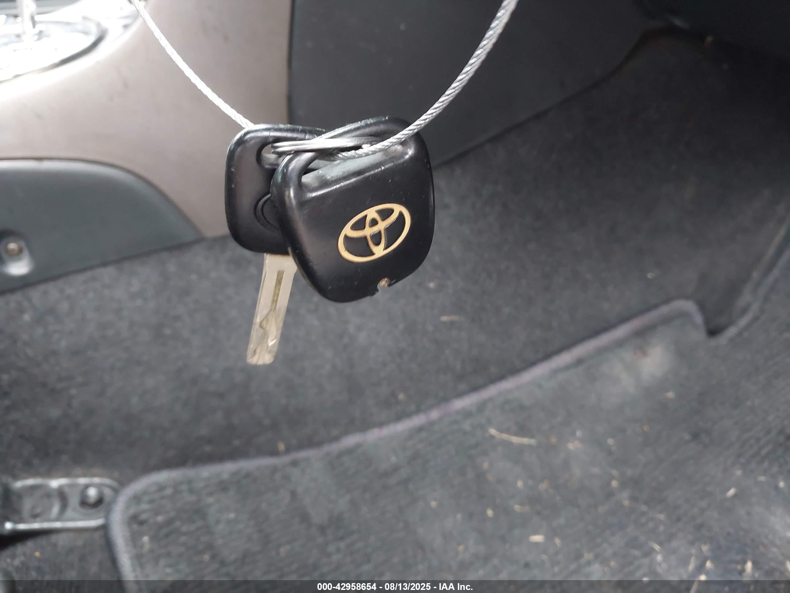 2000 Toyota Other   Серебряный vin: SXE100037533     