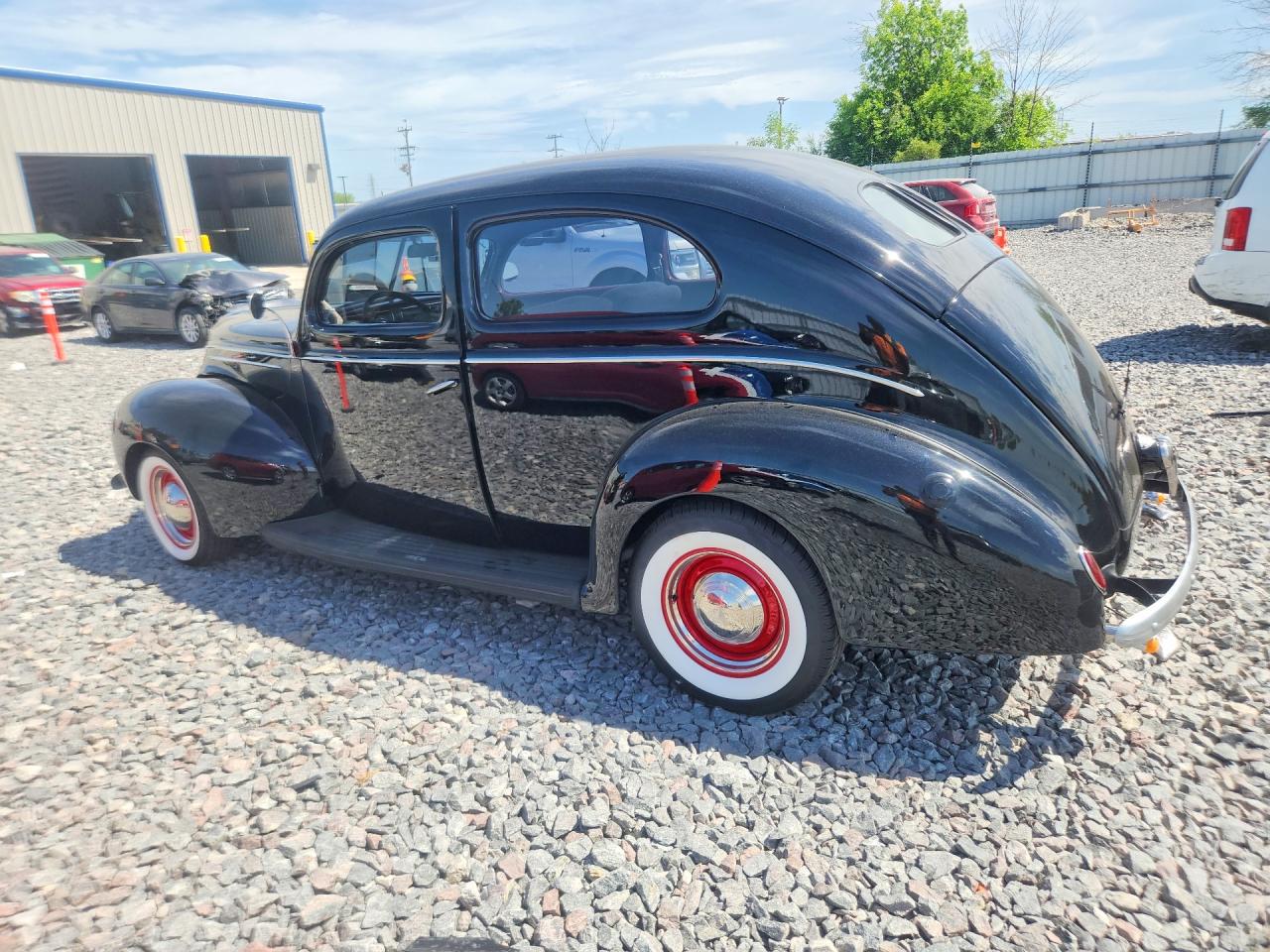 1939 Ford Deluxe Black vin: T84799952