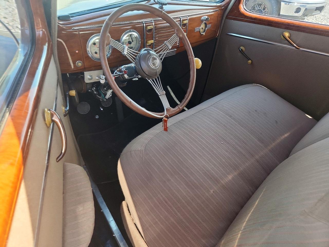 1939 Ford Deluxe Black vin: T84799952