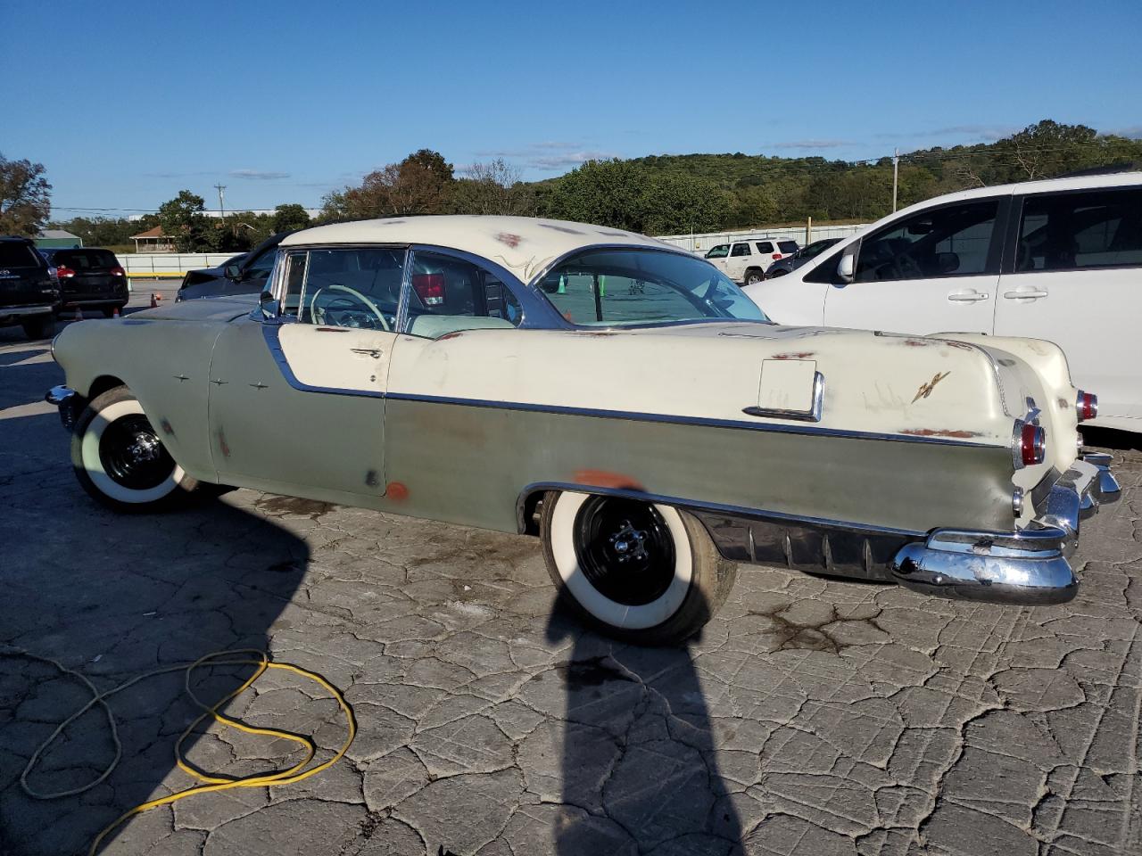 1955 Pontiac Uk Two Tone vin: T855H9522