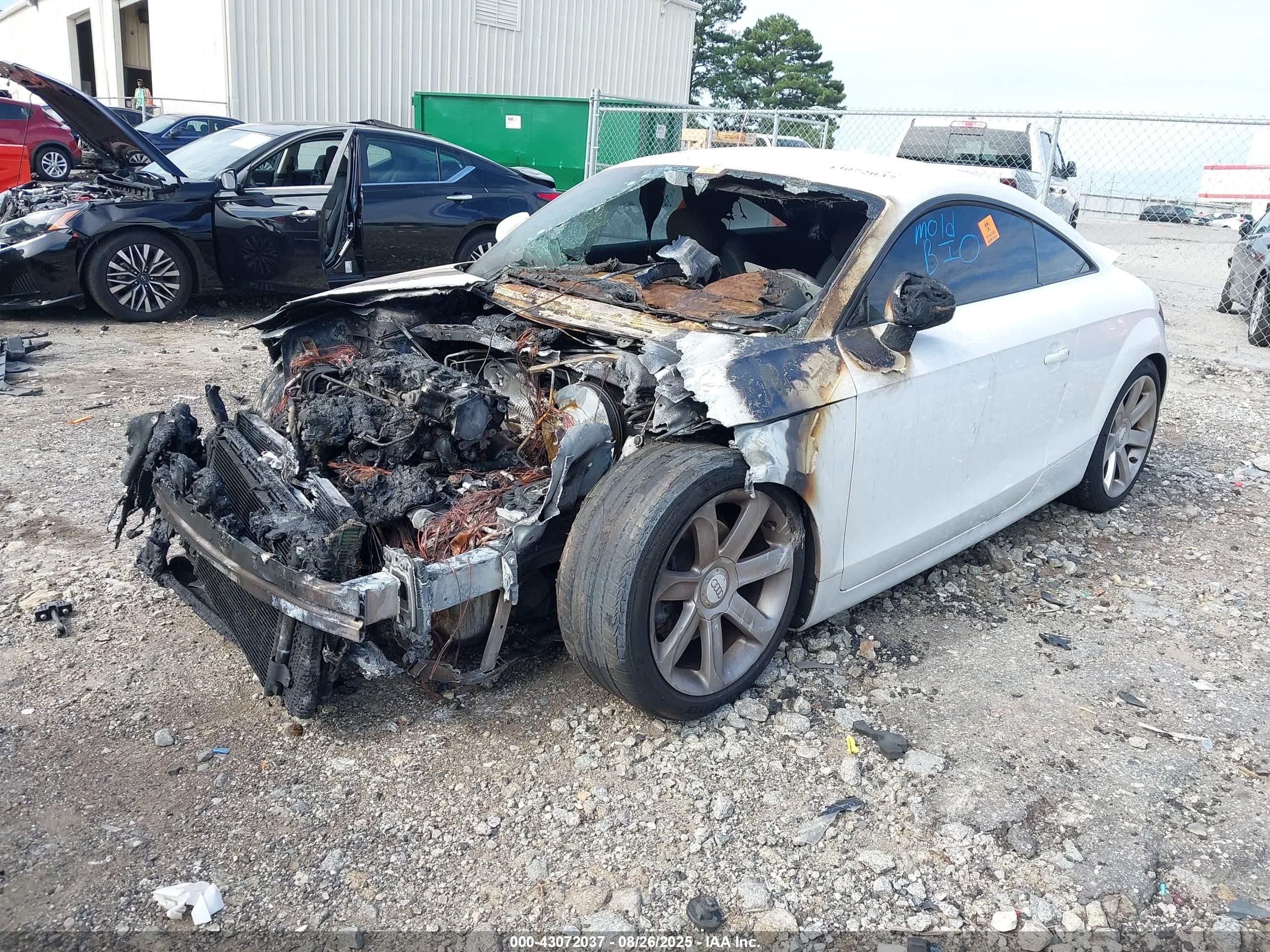 2009 Audi Tt 2.0t White vin: TRUAF38J991021895