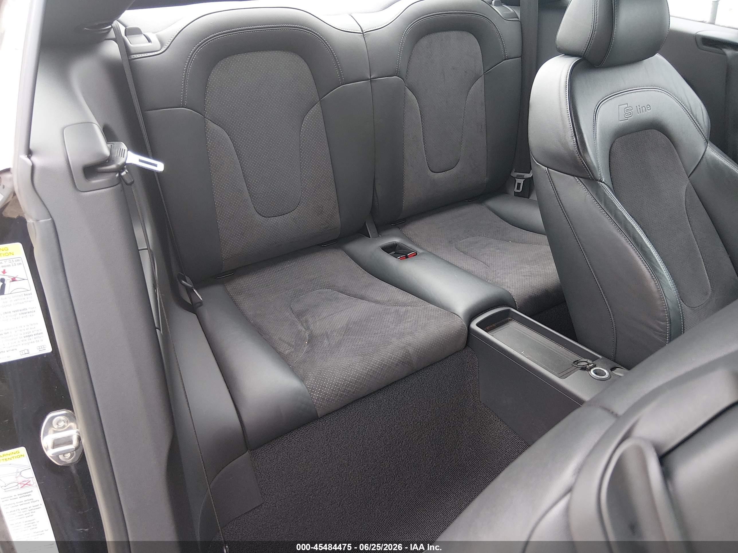 2011 Audi Tt 2.0t Premium Plus Черный vin: TRUBFAFK0B1013940