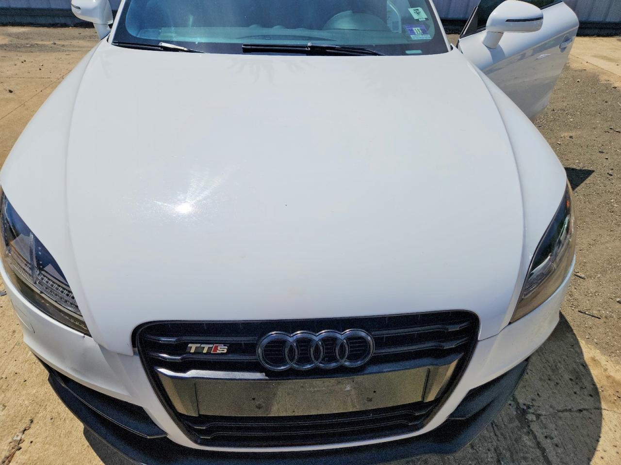 2012 Audi Tt Premium Plus Белый vin: TRUBFAFK1C1006674