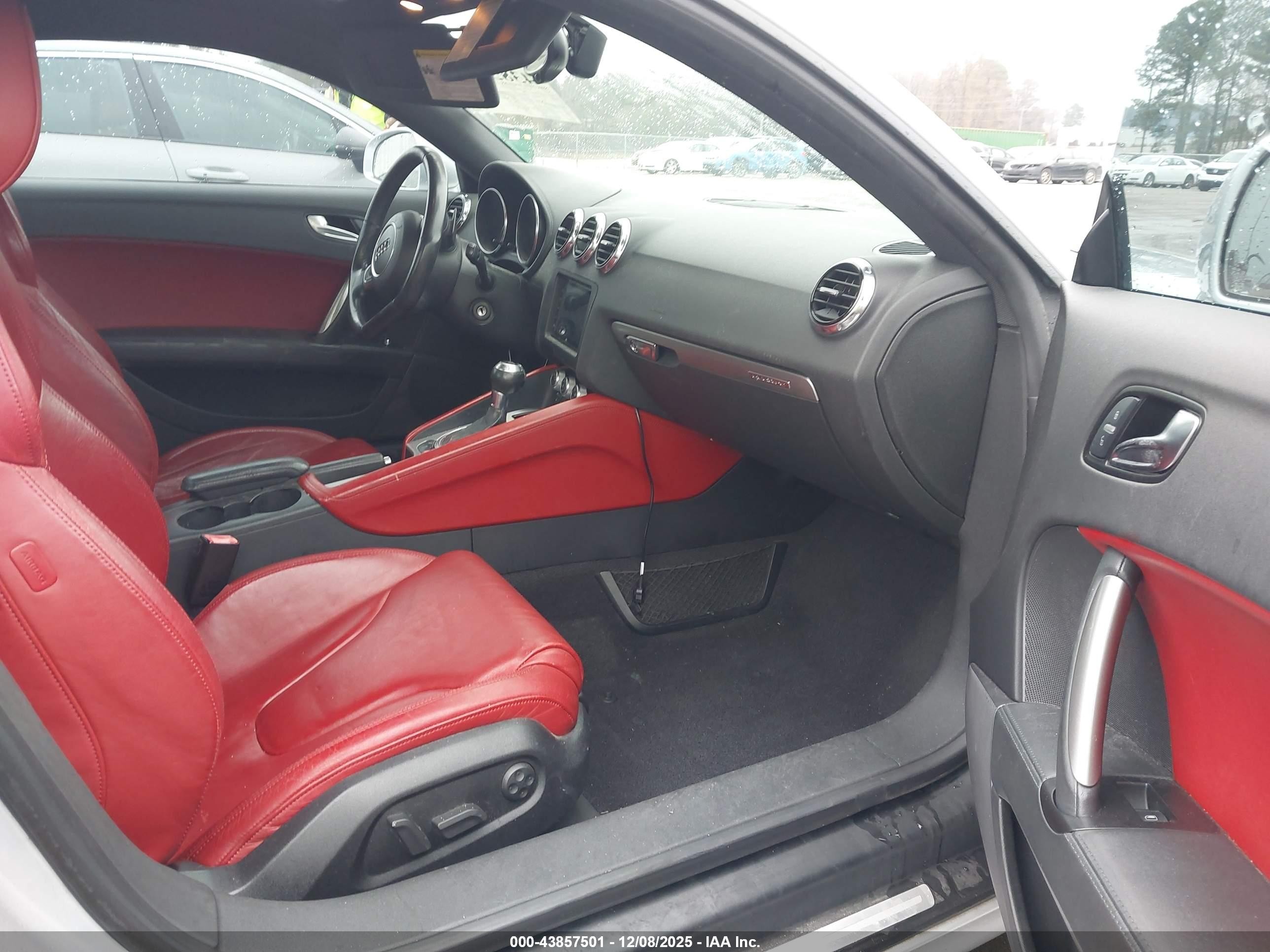 2011 Audi Tt 2.0t Premium Plus Silver vin: TRUBFAFK7B1026796