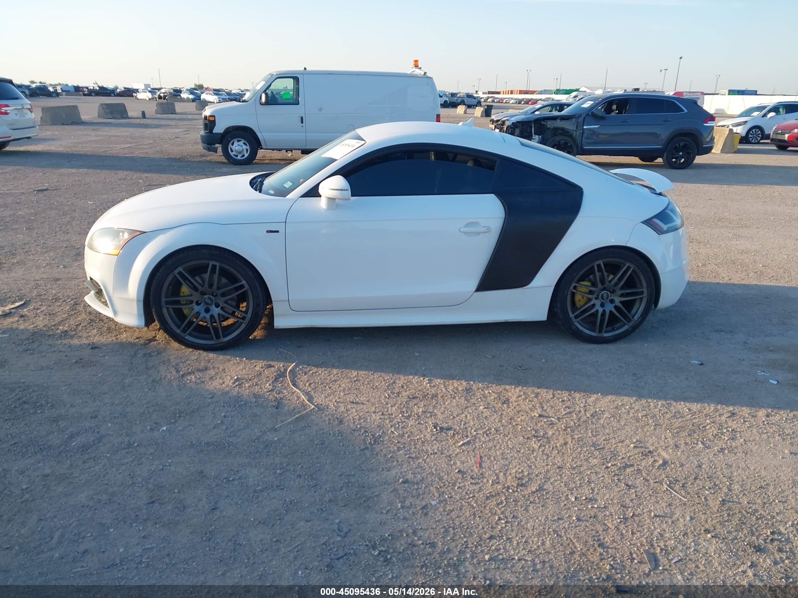 2014 Audi Tt Premium Plus White vin: TRUBFAFK4E1008003