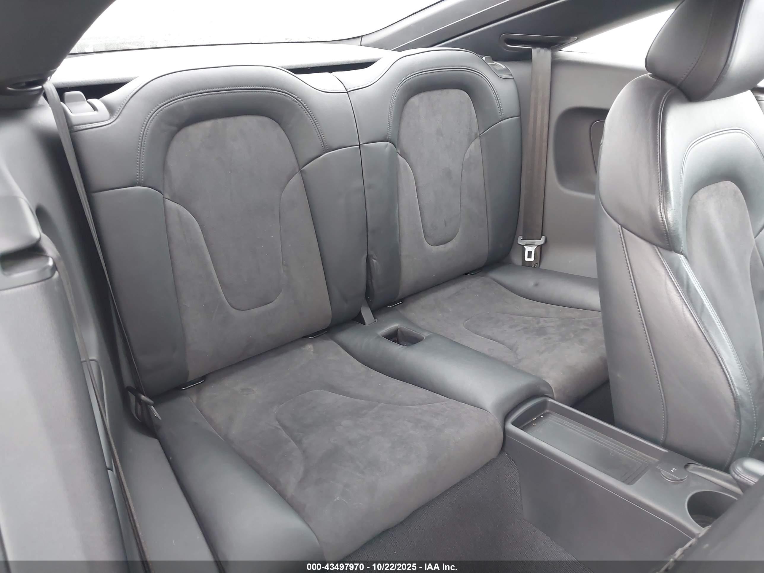 2011 Audi Tt 2.0t Premium Plus Blue vin: TRUBFAFKXB1012326