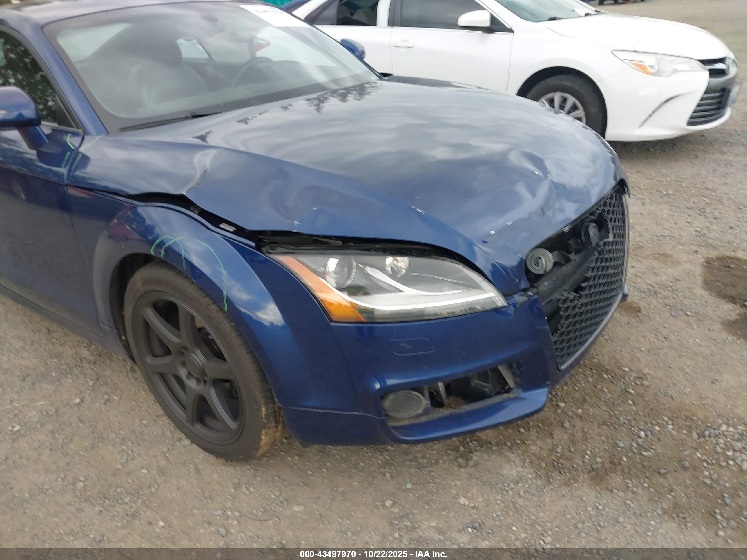 2011 Audi Tt 2.0t Premium Plus Blue vin: TRUBFAFKXB1012326