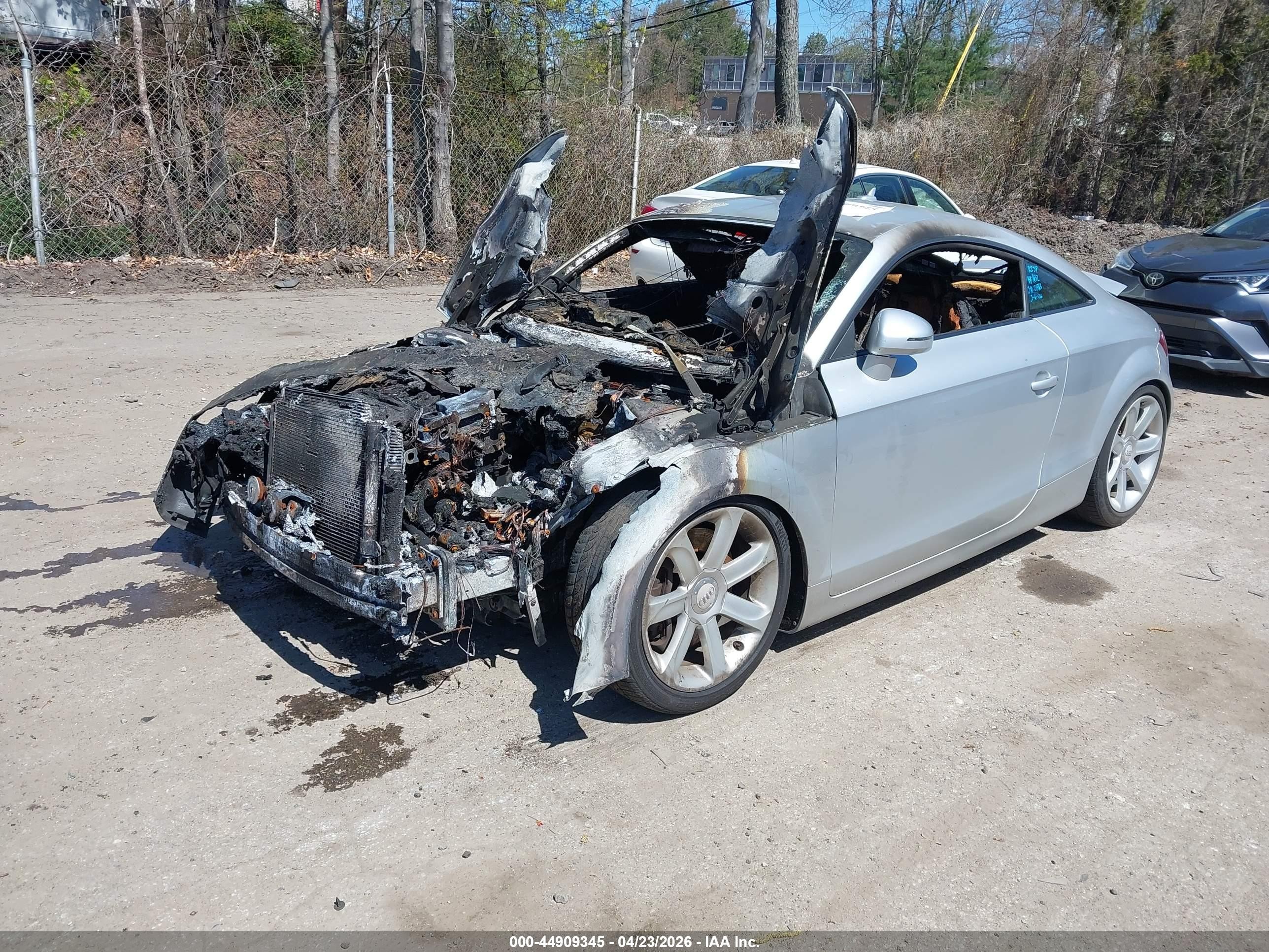 2008 Audi Tt 3.2 Silver vin: TRUDD38J881021632