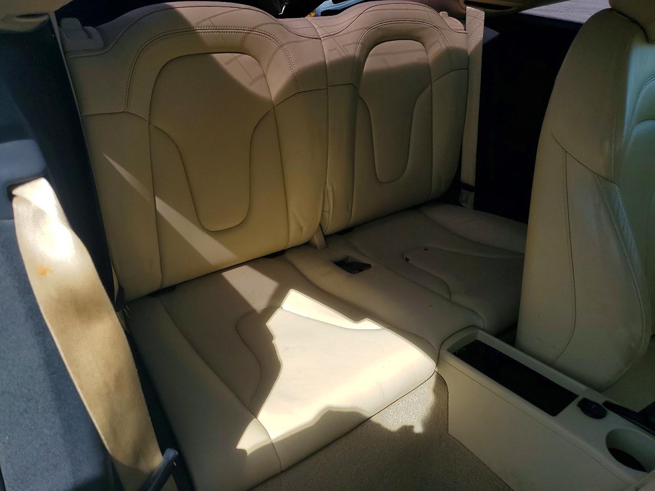 2010 Audi Tt Prestige White vin: TRUKFAFK1A1021902