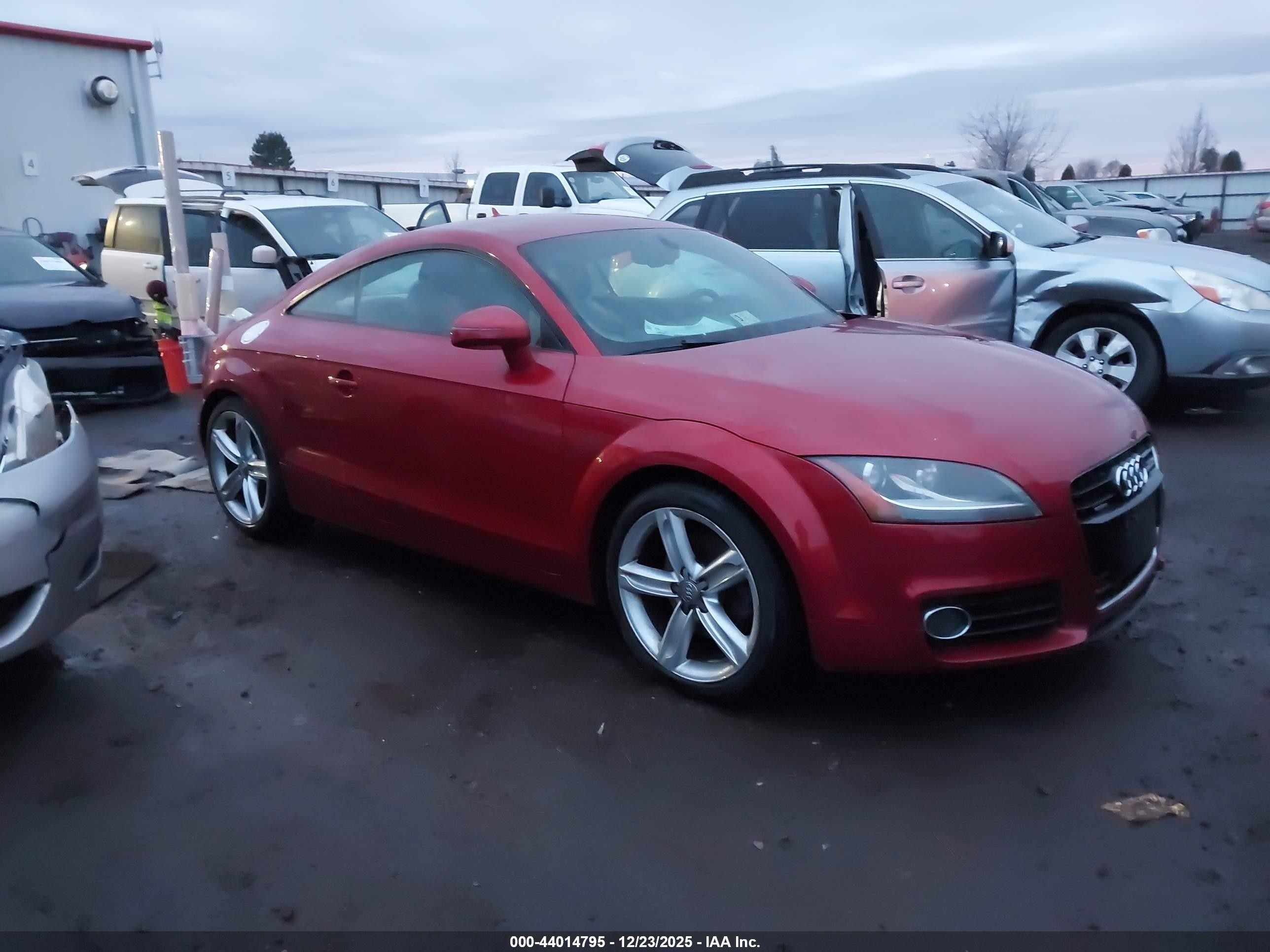 2011 Audi Tt 2.0t Premium Plus Красный vin: TRUKFAFK9B1012687