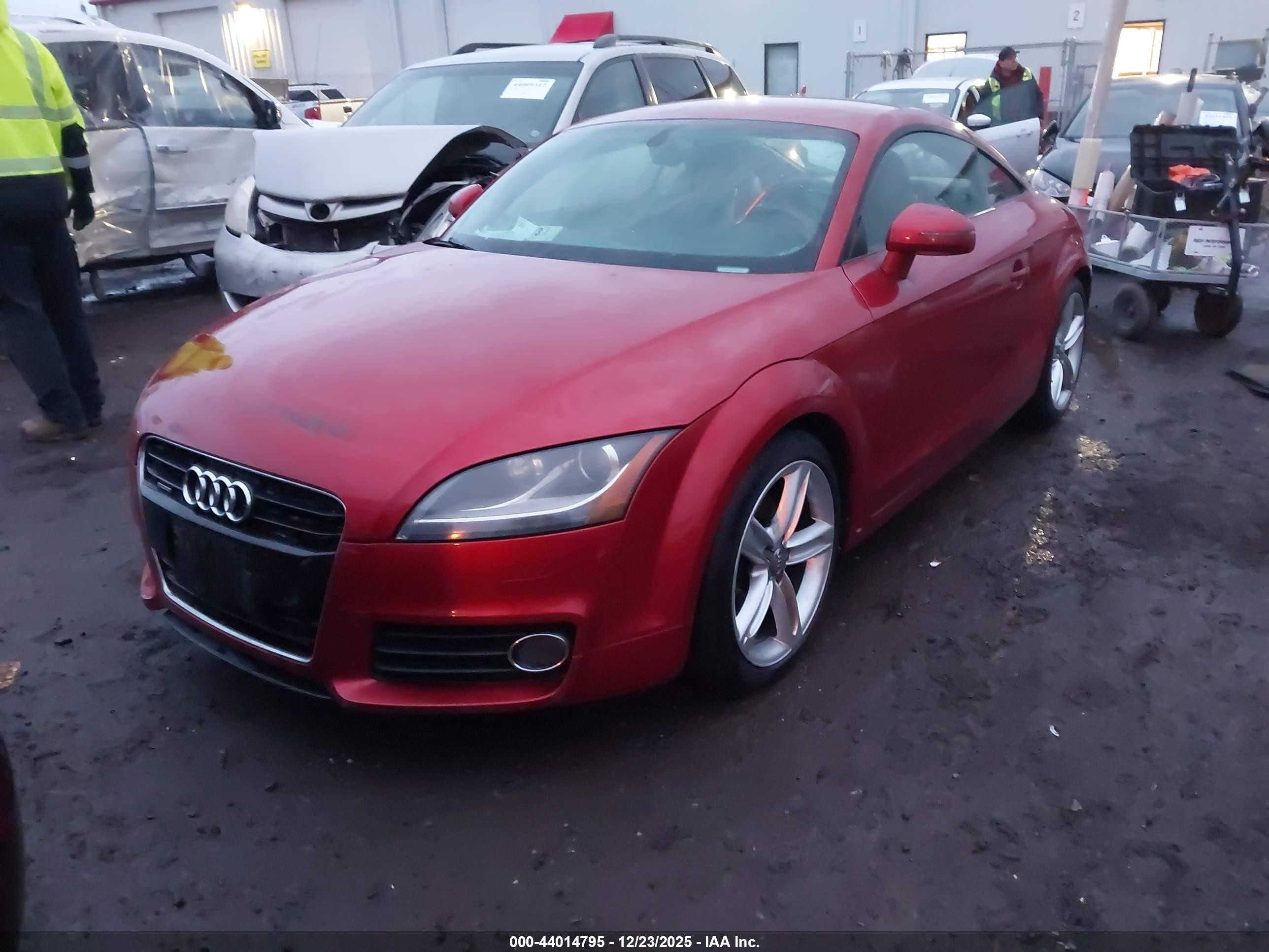 2011 Audi Tt 2.0t Premium Plus Красный vin: TRUKFAFK9B1012687