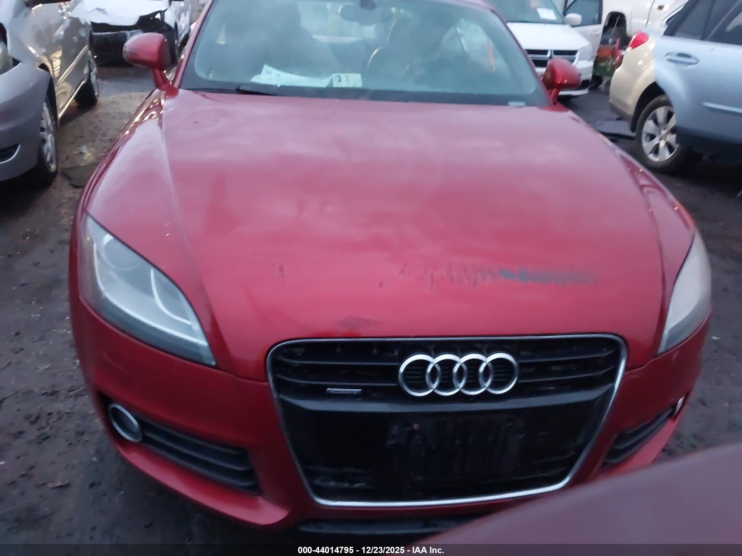 2011 Audi Tt 2.0t Premium Plus Красный vin: TRUKFAFK9B1012687