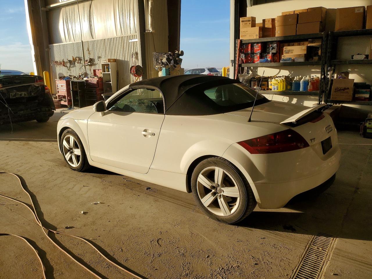 2009 Audi Tt White vin: TRULF38JX91013183