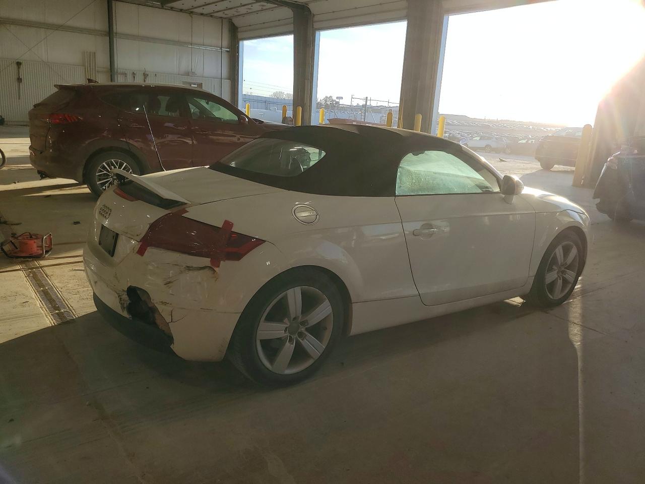 2009 Audi Tt White vin: TRULF38JX91013183