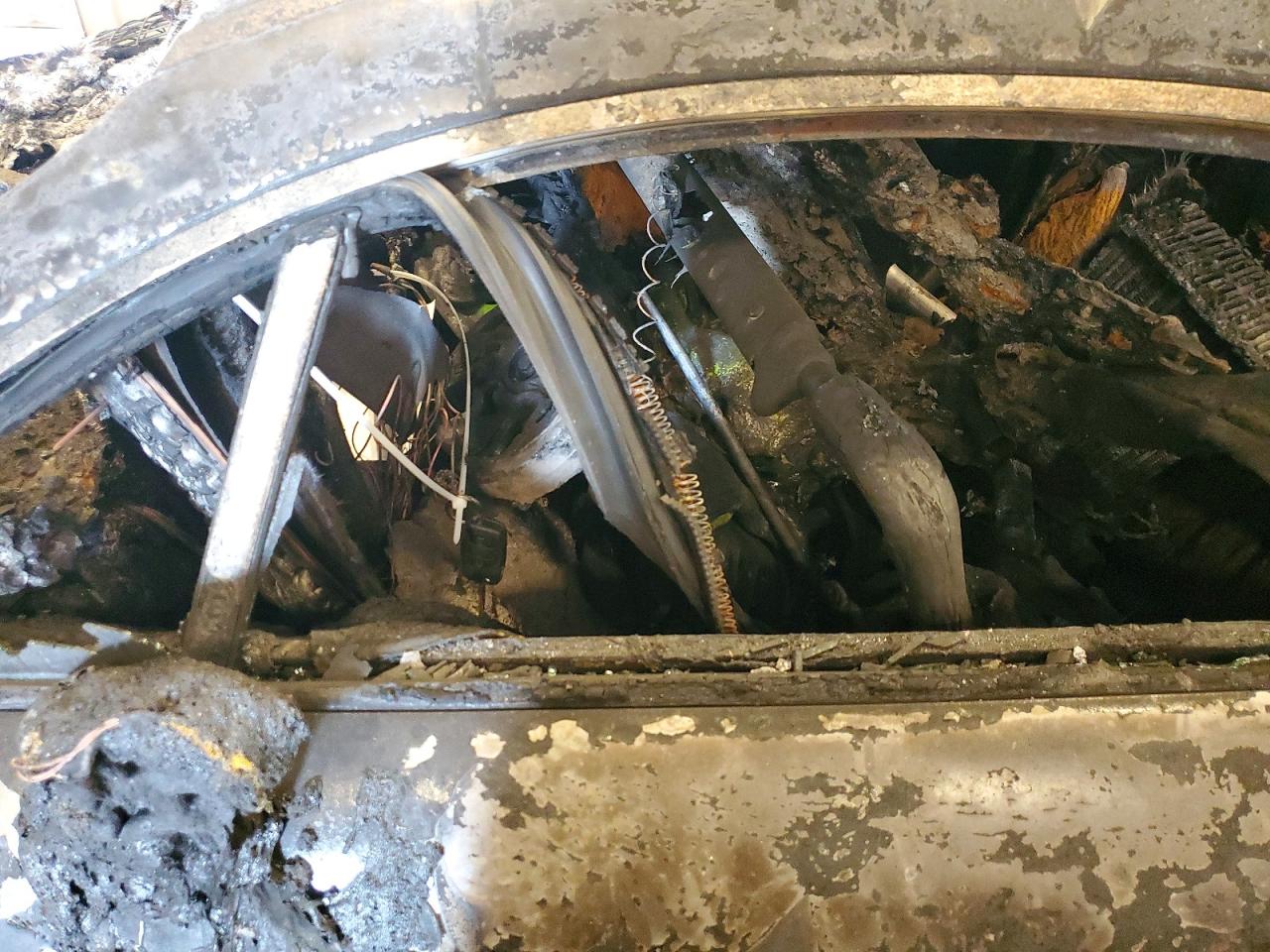 2003 Audi Tt Burn vin: TRUSC28N031008860
