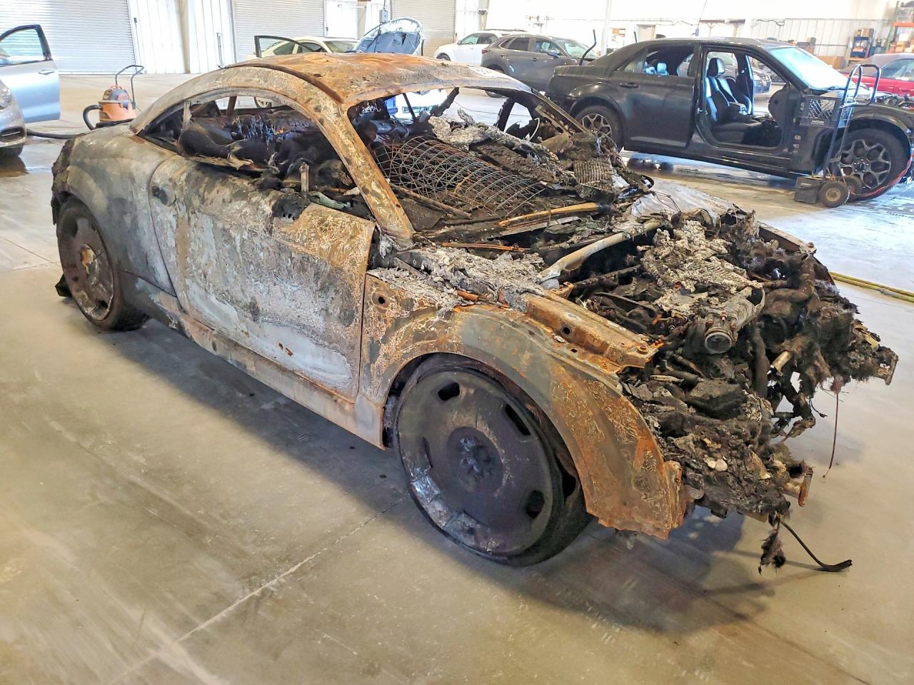 2003 Audi Tt Burn vin: TRUSC28N031008860