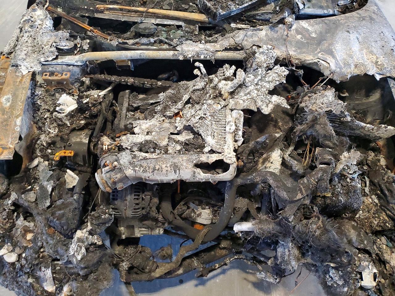 2003 Audi Tt Burn vin: TRUSC28N031008860
