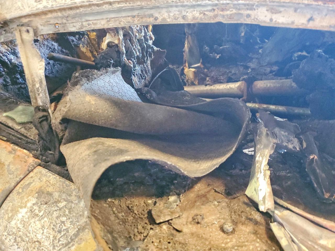 2003 Audi Tt Burn vin: TRUSC28N031008860