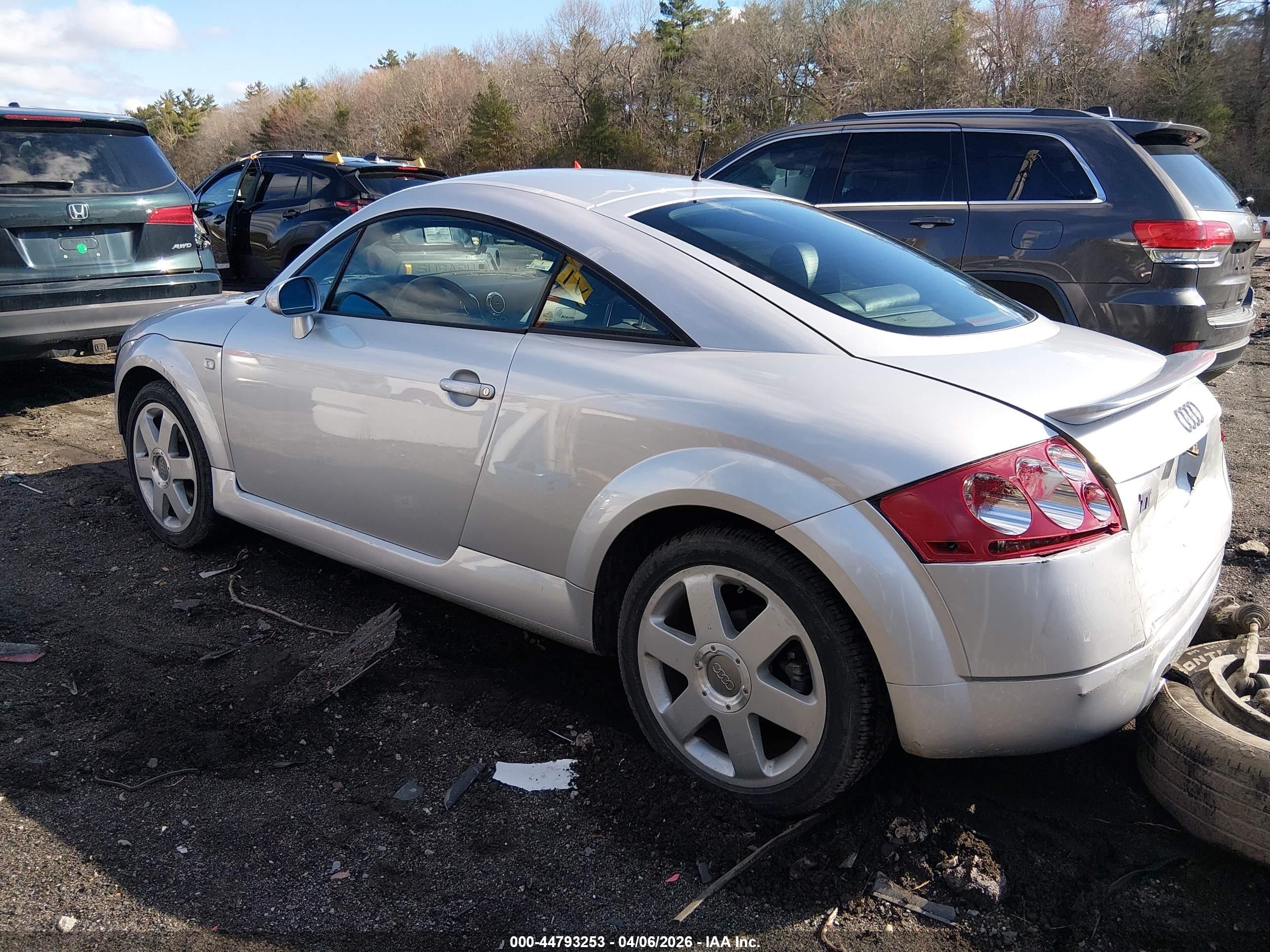 2001 Audi Tt   Silver vin: TRUSC28N711004382