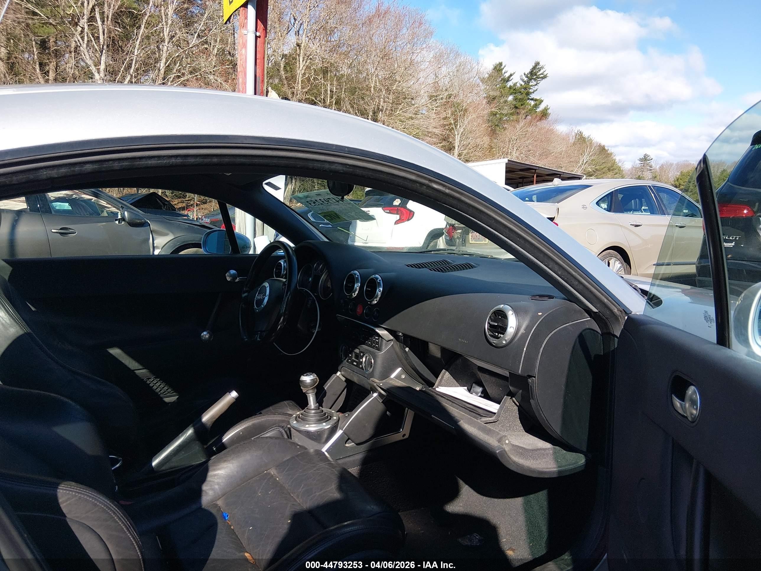 2001 Audi Tt   Silver vin: TRUSC28N711004382