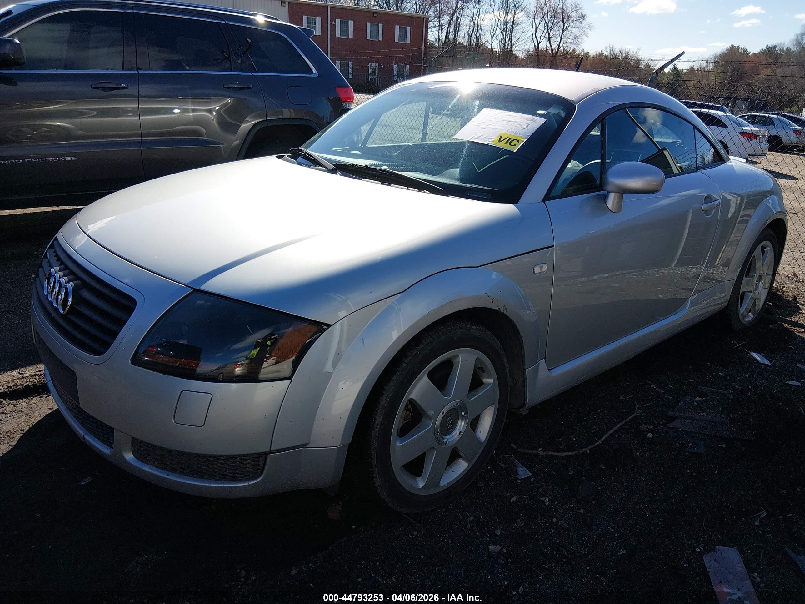 2001 Audi Tt   Silver vin: TRUSC28N711004382