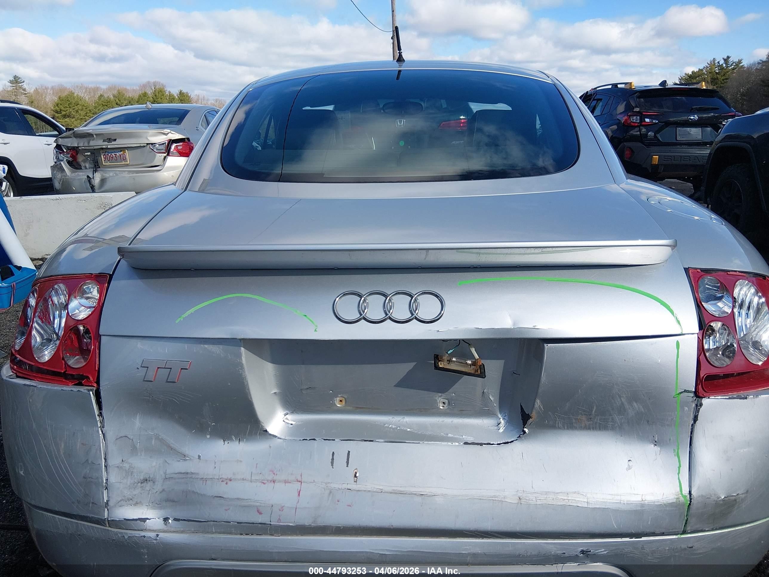 2001 Audi Tt   Silver vin: TRUSC28N711004382