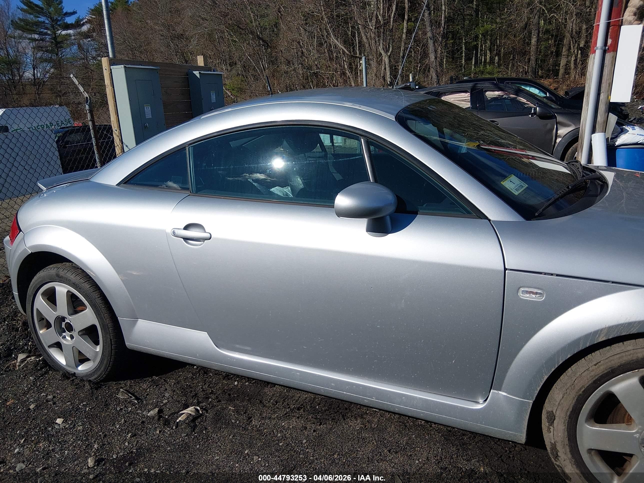 2001 Audi Tt   Silver vin: TRUSC28N711004382