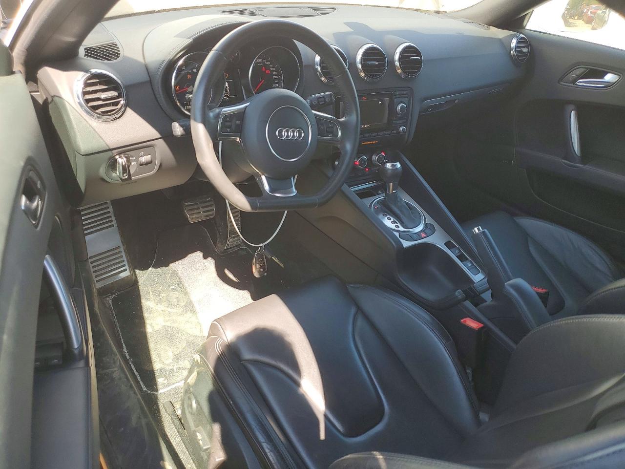 2012 Audi Tt Premium Plus Белый vin: TRUSFAFK0C1016984