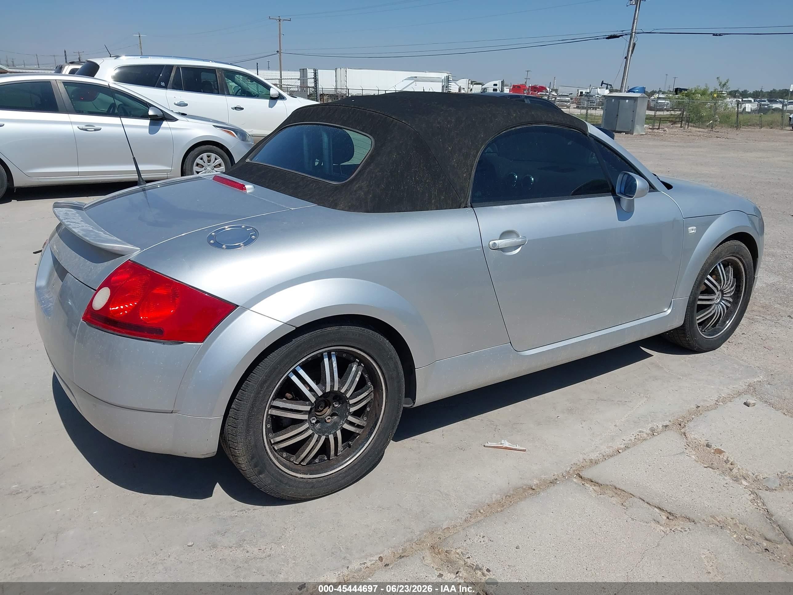 2001 Audi Tt   Silver vin: TRUTC28N311000267