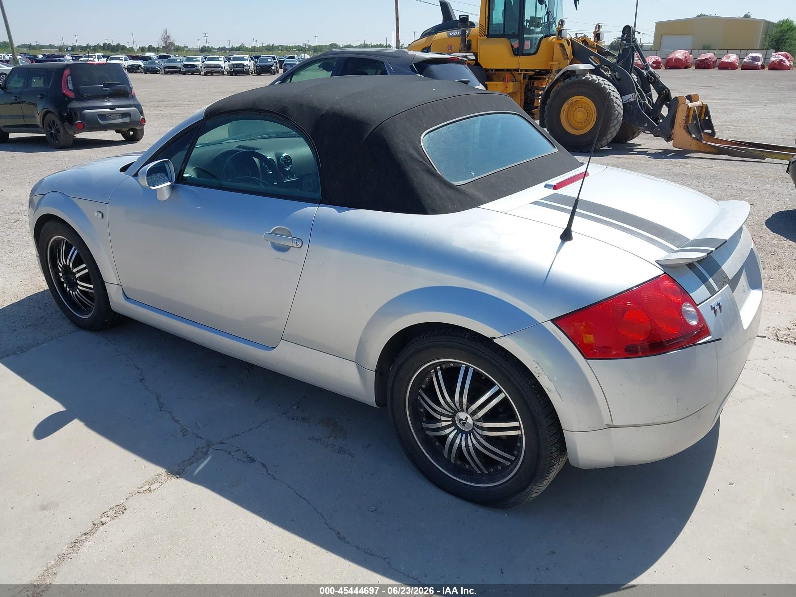 2001 Audi Tt   Silver vin: TRUTC28N311000267
