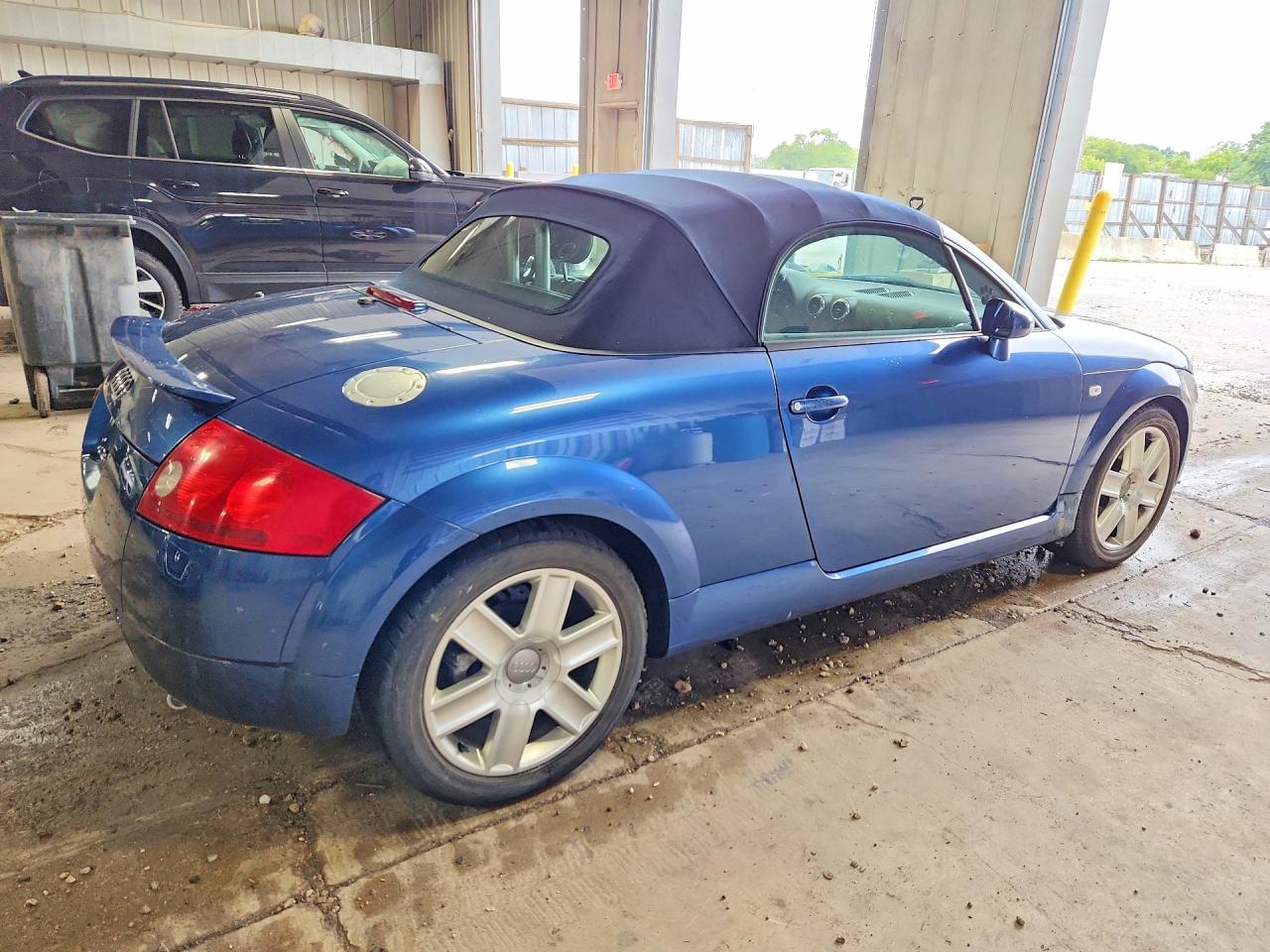 2003 Audi Tt Blue vin: TRUTC28N531005554