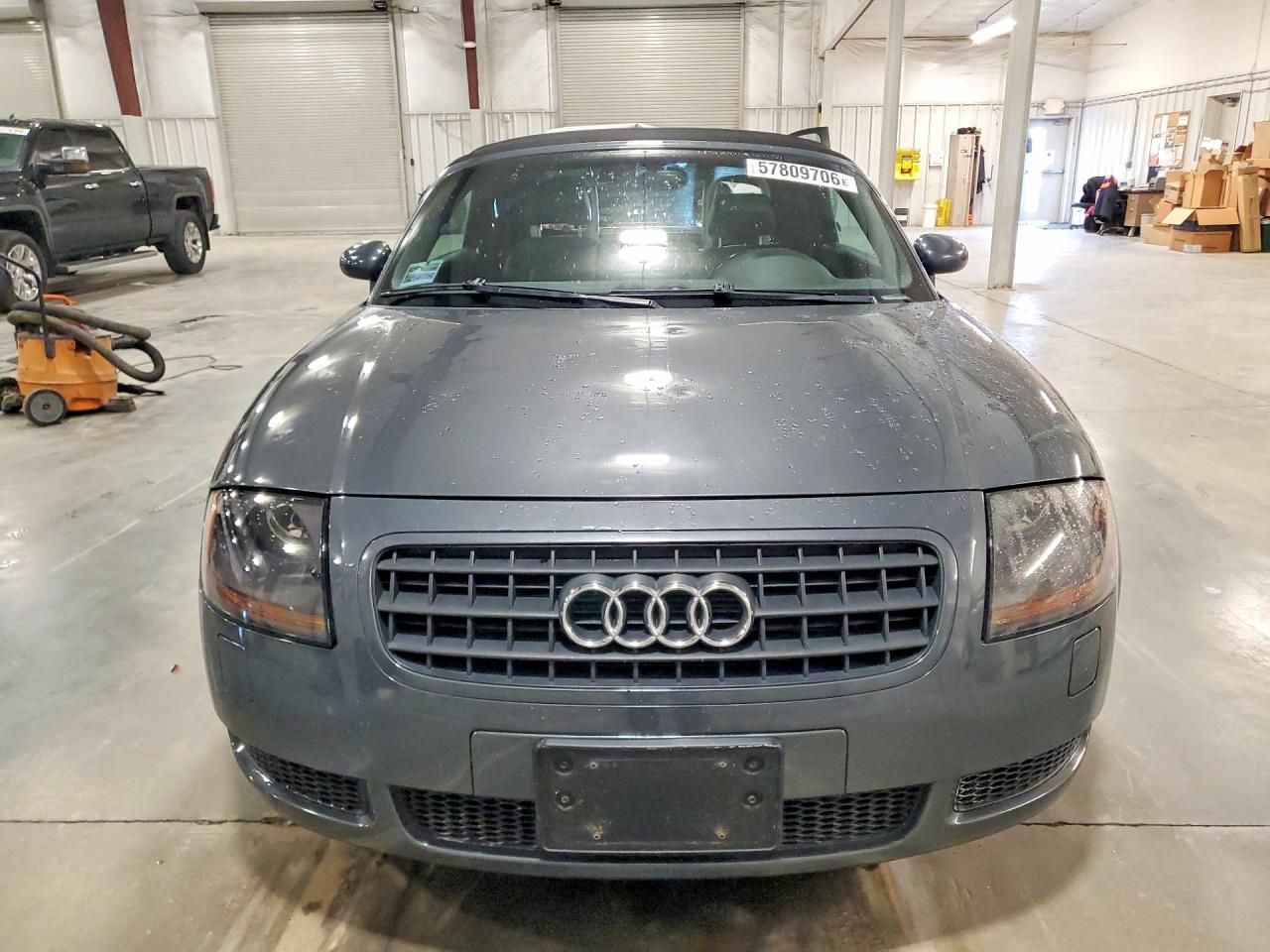 2004 Audi Tt Gray vin: TRUTC28N741005945