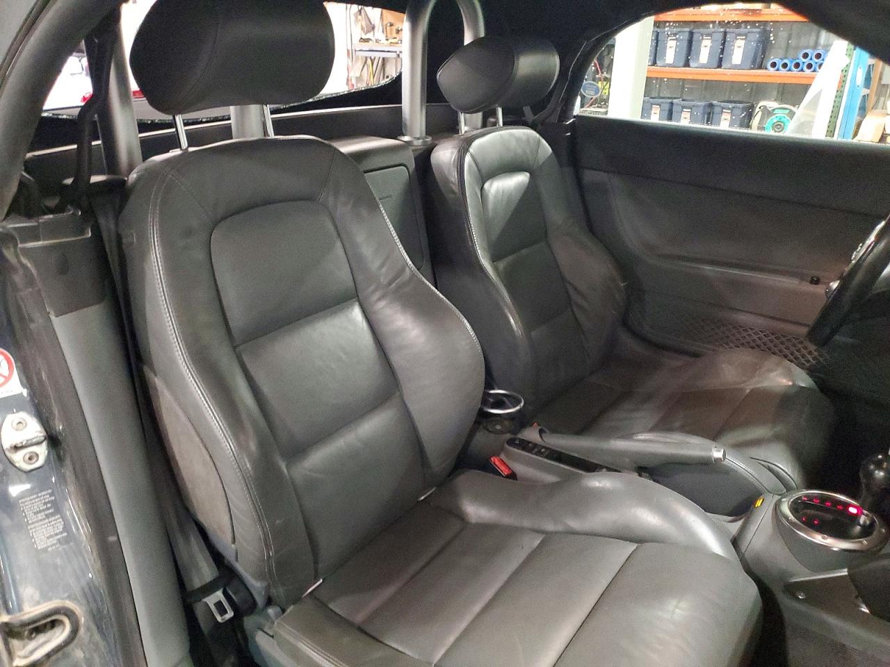 2004 Audi Tt Gray vin: TRUTC28N741005945