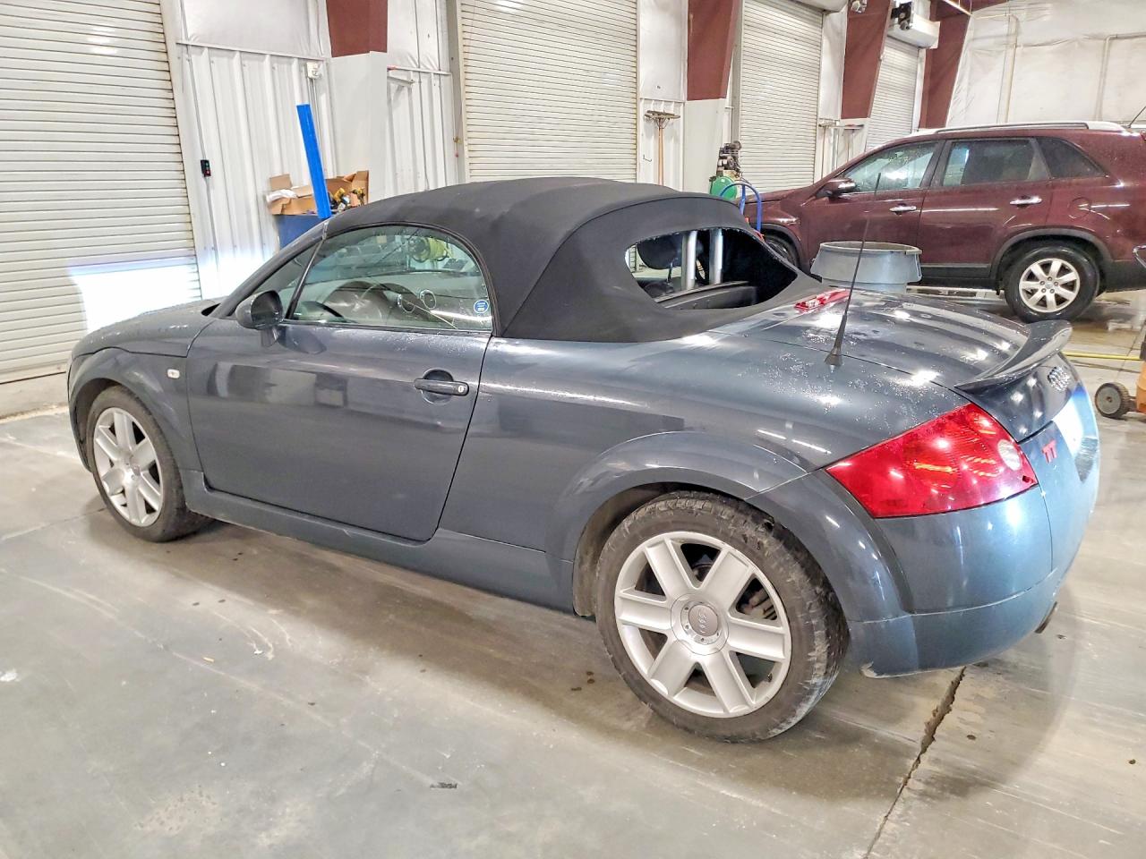 2004 Audi Tt Gray vin: TRUTC28N741005945