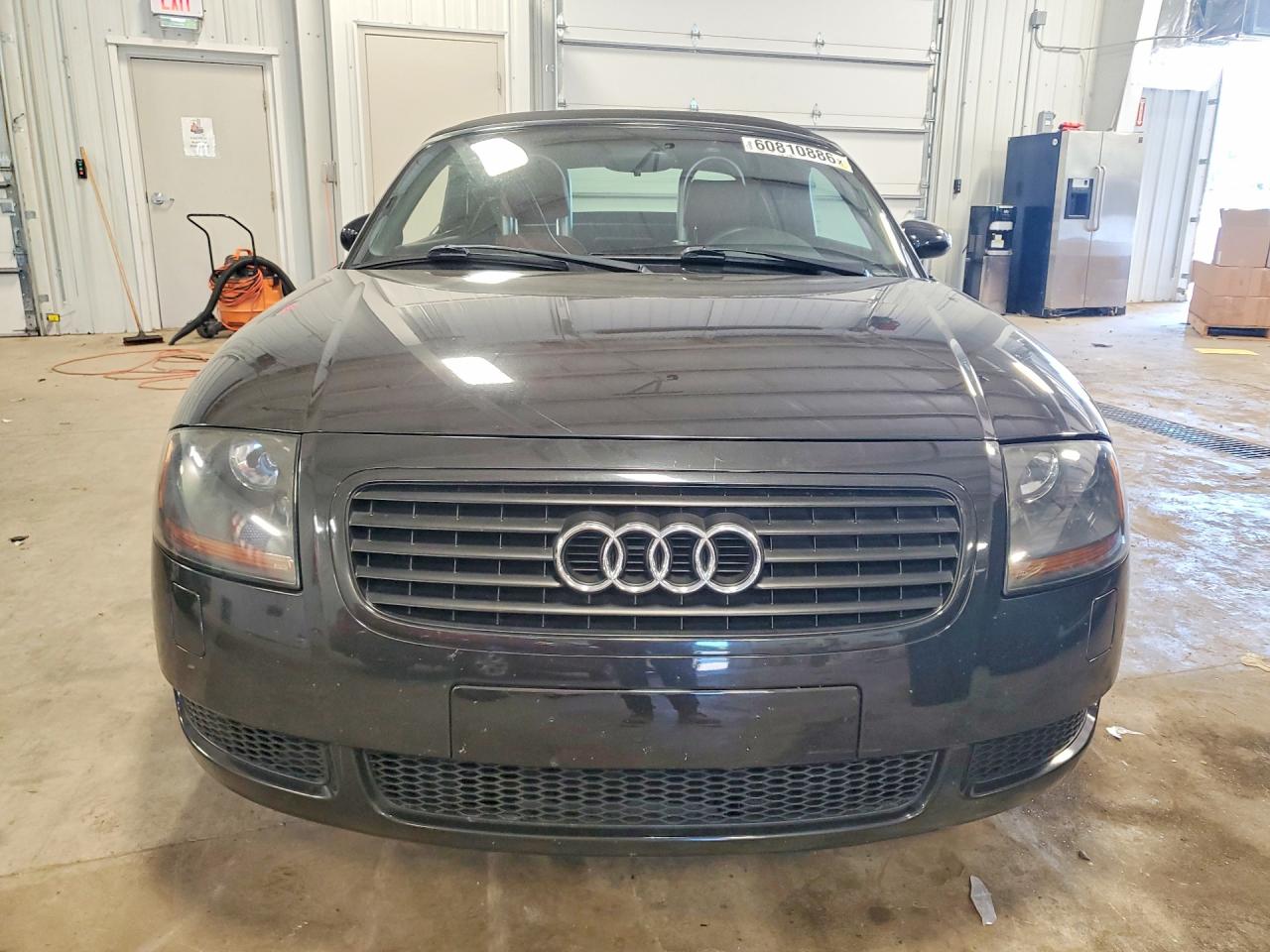 2001 Audi Tt Черный vin: TRUTC28N911007143