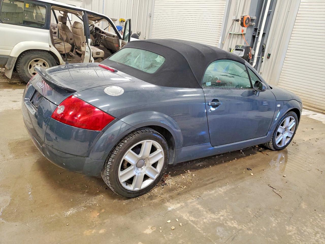 2004 Audi Tt Gray vin: TRUTC28N941010564
