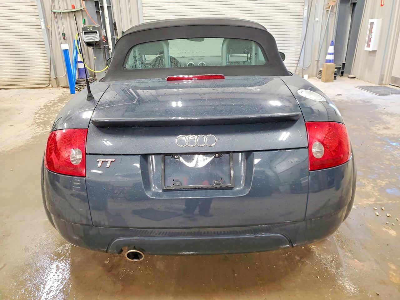 2004 Audi Tt Gray vin: TRUTC28N941010564
