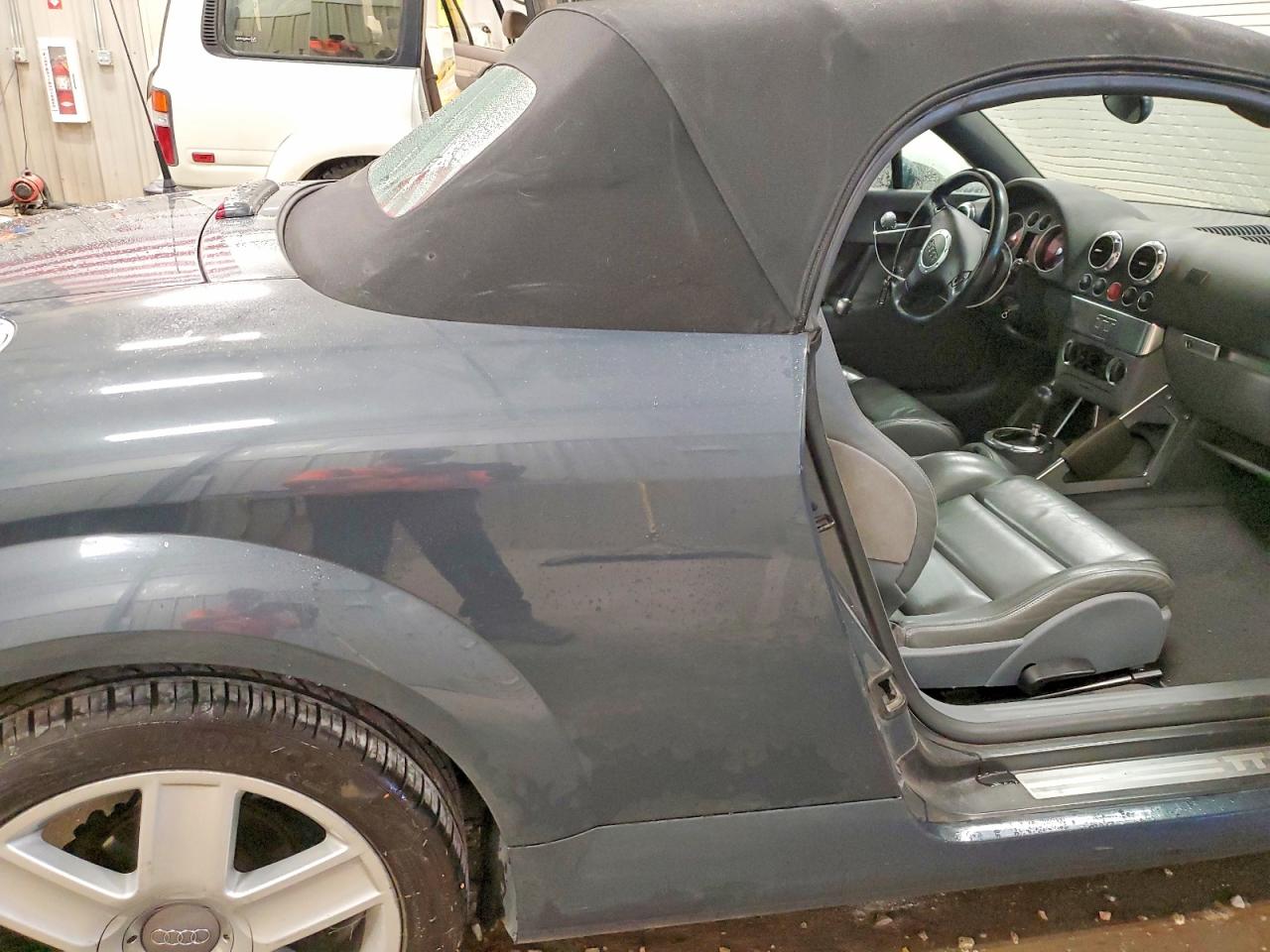 2004 Audi Tt Gray vin: TRUTC28N941010564