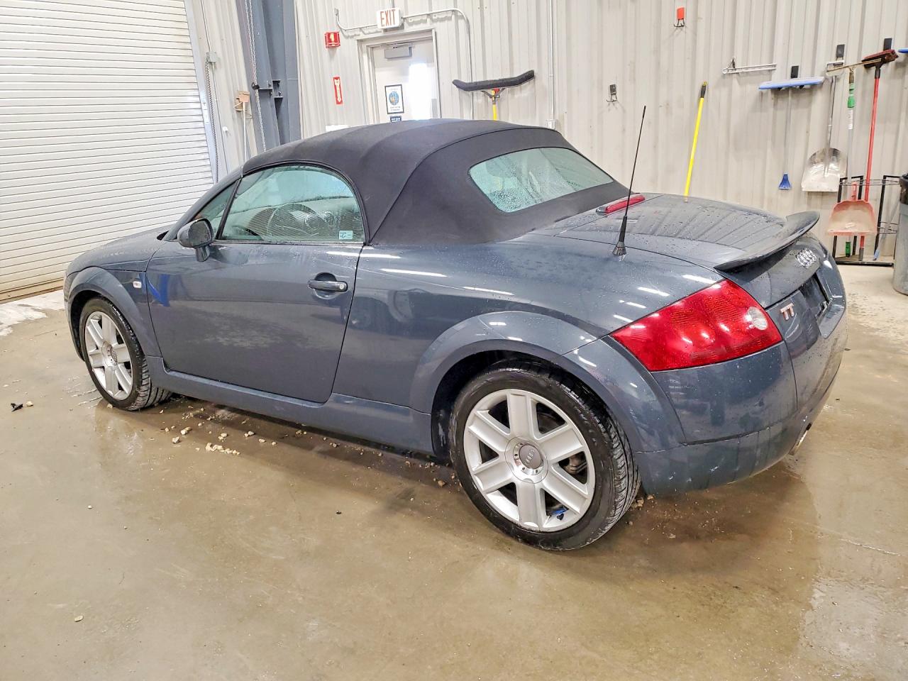 2004 Audi Tt Gray vin: TRUTC28N941010564