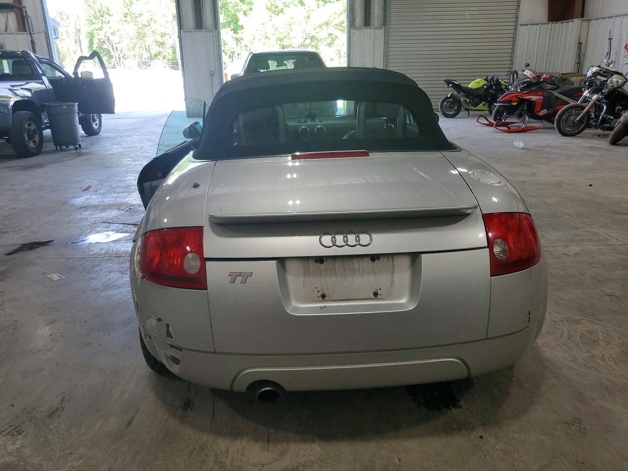 2002 Audi Tt Gray vin: TRUTX28N721009513