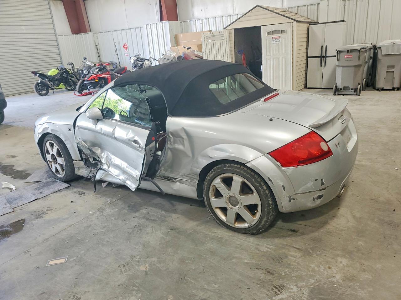 2002 Audi Tt Gray vin: TRUTX28N721009513